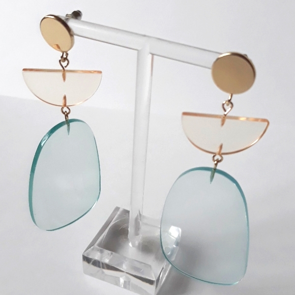 *2 for $15* Blue Peach Resin Drop Earrings - Picture 4 of 5